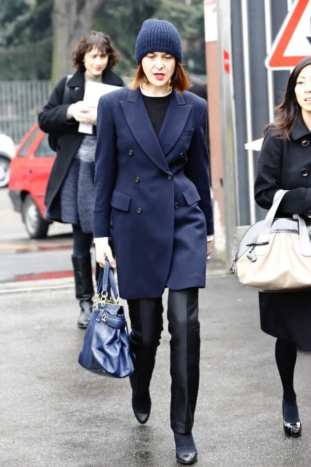 40代になったらベストシルエットを意識 ミラノマダムに学ぶ 40代女性 冬の着こな Nikkei Style 40代になったらベストシルエットを意識 ミラノマダムに学ぶ 40代女性 冬の着こな Nikkei Style