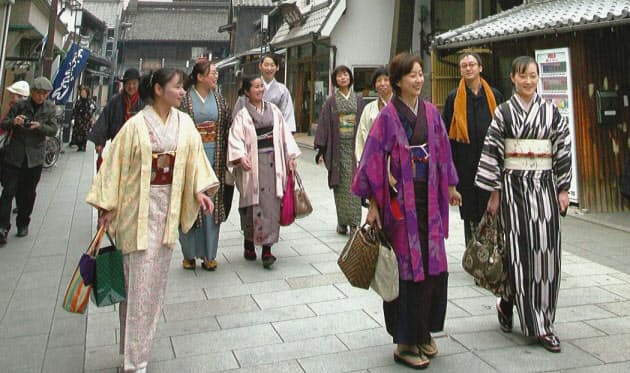 正月を着物姿で楽しみたい 手軽な方法と着こなすコツ Nikkei Style 正月を着物姿で楽しみたい 手軽な方法と着こなすコツ Nikkei Style