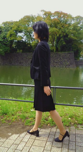 ヒール靴の正しい歩き方 靴底減らず 疲れにくい Nikkei Style ヒール靴の正しい歩き方 靴底減らず 疲れにくい Nikkei Style