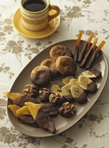 ドライフルーツのチョコがけ Nikkei Style ドライフルーツのチョコがけ Nikkei Style