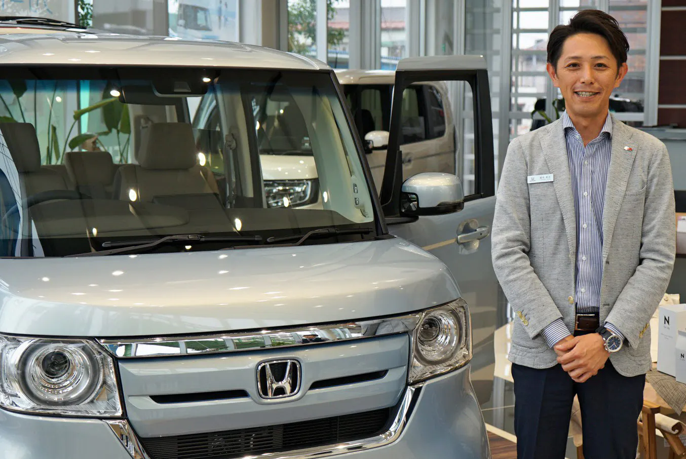 初対面でも いきなり 勝負 新車を3日に1台売る男 Nikkei Style 初対面でも いきなり 勝負 新車を3日に1台売る男 Nikkei Style