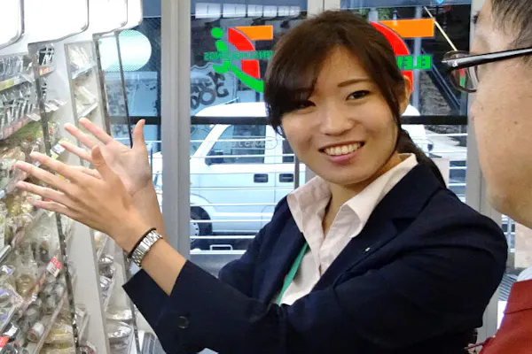 コンビニ成長続くの 銀行や行政関連 役割増やす Nikkei Style