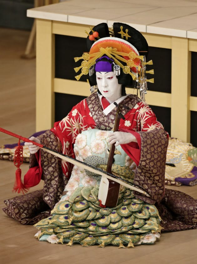 坂東玉三郎 女形芸継承への決意 難役に若手抜てき Nikkei Style 坂東玉三郎 女形芸継承への決意 難役に若手抜てき Nikkei Style