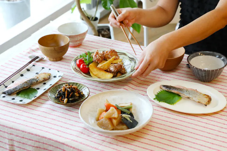 器で引き立つ秋の味覚 どんな料理にも合う 粉引 Nikkei Style