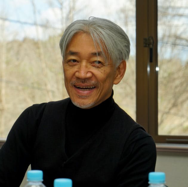 白髪 銀髪 格好いい G クルーニーや吉川晃司 Nikkei Style 白髪 銀髪 格好いい G クルーニーや吉川晃司 Nikkei Style