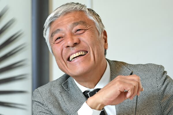 レースチーム監督 土屋圭市さん 褒めぬ父は反面教師 Nikkei Style レースチーム監督 土屋圭市さん 褒めぬ父は反面教師 Nikkei Style