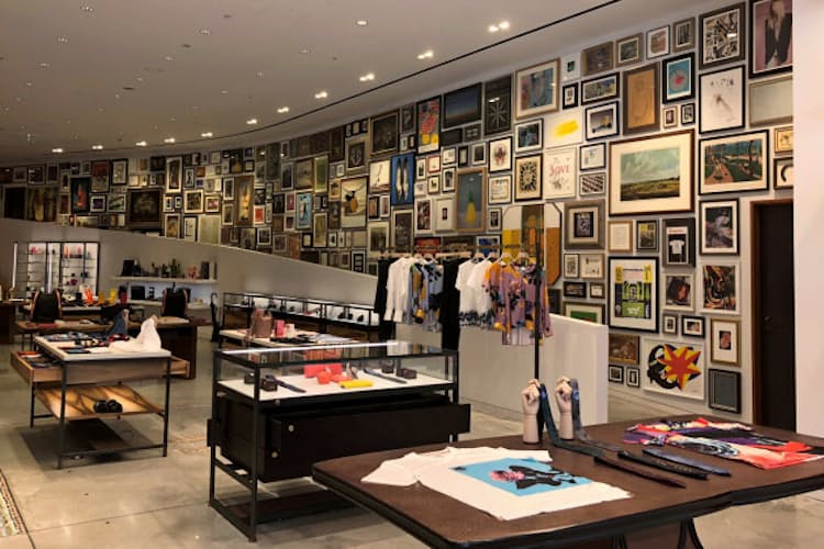 ポール スミス六本木店 壁のアート 定期的入れ替え Nikkei Style ポール スミス六本木店 壁のアート 定期的入れ替え Nikkei Style