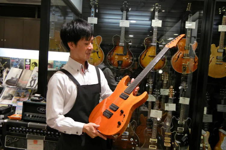 700万円のギターも 憧れのエレキにオトナが心酔 Nikkei Style