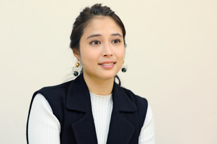 女優 広瀬アリスさん 愛し支え合う 絶対的 なモノ Nikkei Style 女優 広瀬アリスさん 愛し支え合う 絶対的 なモノ Nikkei Style