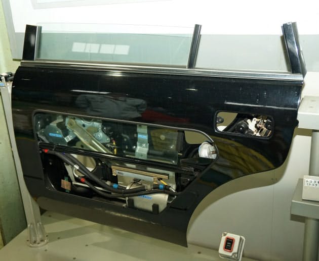 苦悩の日々 なかなか普及しなかった自動開閉ドア タクシー なぜ日本は自動ドア Nikkei Style 苦悩の日々 なかなか普及しなかった自動開閉ドア タクシー なぜ日本は自動ドア Nikkei Style