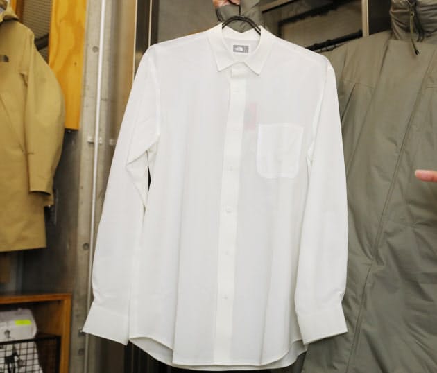 ソフトシェル素材でつくった白シャツは出張に最適 アウトドアの機能を日常に ノー Nikkei Style ソフトシェル素材でつくった白シャツは出張に最適 アウトドアの機能を日常に ノー Nikkei Style