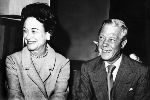 王室の常識破った既製服 自由 の象徴か 王冠をかけた恋 英ウィンザー公 衝 Nikkei Style 王室の常識破った既製服 自由 の象徴か 王冠をかけた恋 英ウィンザー公 衝 Nikkei Style