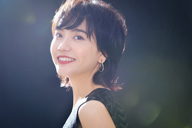 松井愛莉 台本サイズにぴったりの特注ブックカバー Nikkei Style 松井愛莉 台本サイズにぴったりの特注ブックカバー Nikkei Style