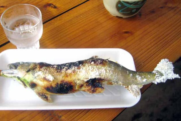 焼物 塩 串 炭 それぞれに意味があり美味もたらす Nikkei Style 焼物 塩 串 炭 それぞれに意味があり美味もたらす Nikkei Style