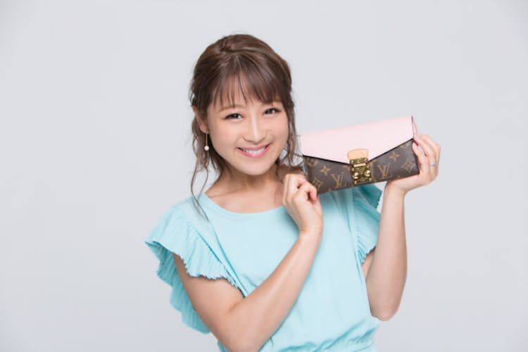 鈴木奈々 プレゼントはイニシャル入りで特別感を演出 Nikkei Style 鈴木奈々 プレゼントはイニシャル入りで特別感を演出 Nikkei Style
