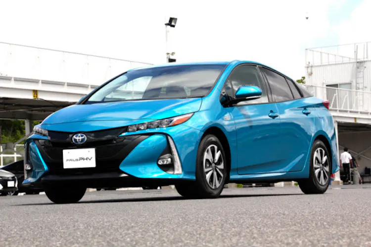 売れるか新型 プリウスphv エコカー新潮流占う Nikkei Style 売れるか新型 プリウスphv エコカー新潮流占う Nikkei Style