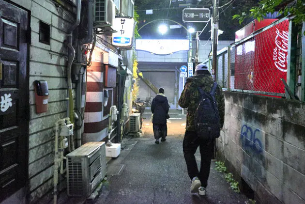 新宿ゴールデン街の歩き方 文豪の孫が受け継ぐ夜文化 Nikkei Style
