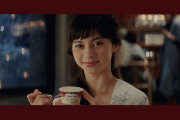 アマゾンcm ライオン編 好感度年間1位の理由 Nikkei Style アマゾンcm ライオン編 好感度年間1位の理由 Nikkei Style