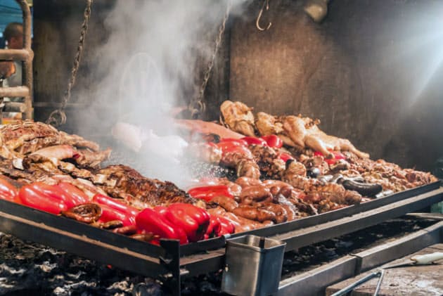 世界一牛肉を食べる国 ウルグアイの豪快サンドイッチ Nikkei Style 世界一牛肉を食べる国 ウルグアイの豪快サンドイッチ Nikkei Style