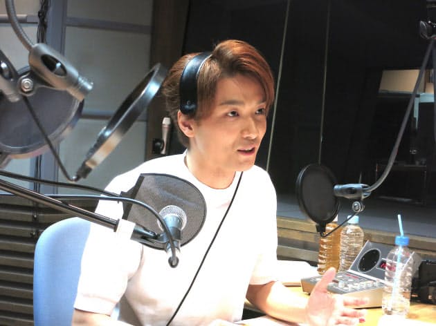 ラジオで毎週 生歌 しゃべりも絶好調 井上芳雄 Nikkei Style ラジオで毎週 生歌 しゃべりも絶好調 井上芳雄 Nikkei Style