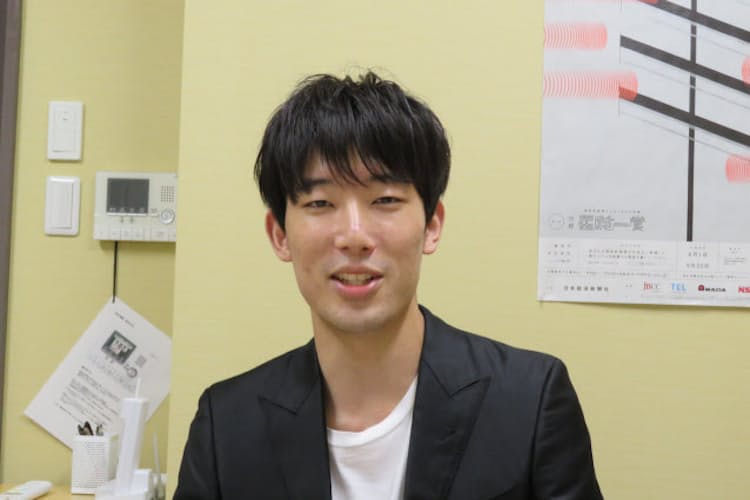 高学歴芸人 なぜ続々と 東大院生のあの芸人 弁護士との二刀流目指すワケ Nikkei Style