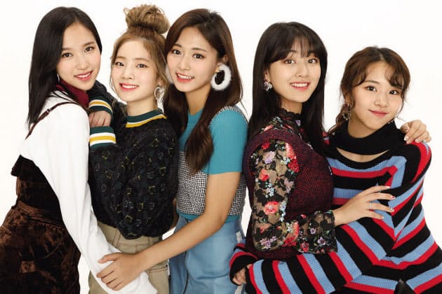 Twice 指なら簡単 まねしやすいダンス が強み Nikkei Style Twice 指なら簡単 まねしやすいダンス が強み Nikkei Style