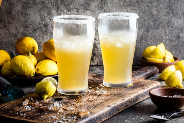 瓶にライム挿すはウソ メキシコビール本当のお作法 Nikkei Style 瓶にライム挿すはウソ メキシコビール本当のお作法 Nikkei Style