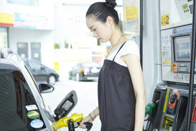ガソリン代 クレカで安く 非接触型システムも便利 Nikkei Style