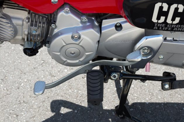 クロスカブ50を試乗しての印象 ホンダの新型クロスカブ 原付に新風 女性にアピール Nikkei Style クロスカブ50を試乗しての印象 ホンダの新型クロスカブ 原付に新風 女性にアピール Nikkei Style