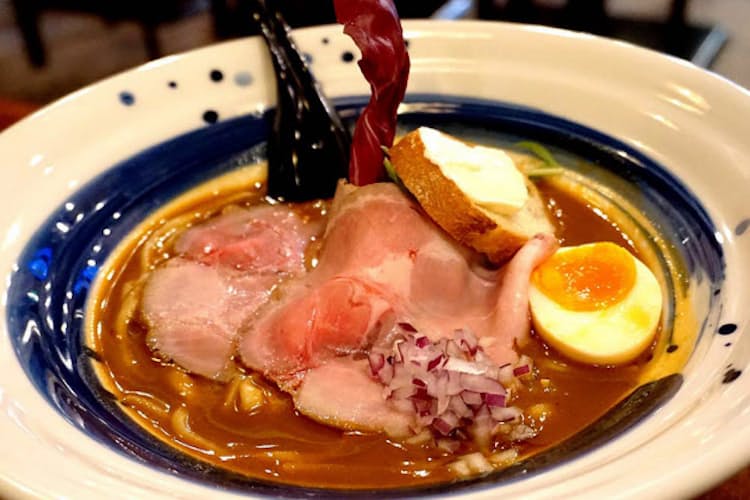 オマールエビのラーメンはフレンチ風 東京 神保町 Nikkei Style オマールエビのラーメンはフレンチ風 東京 神保町 Nikkei Style