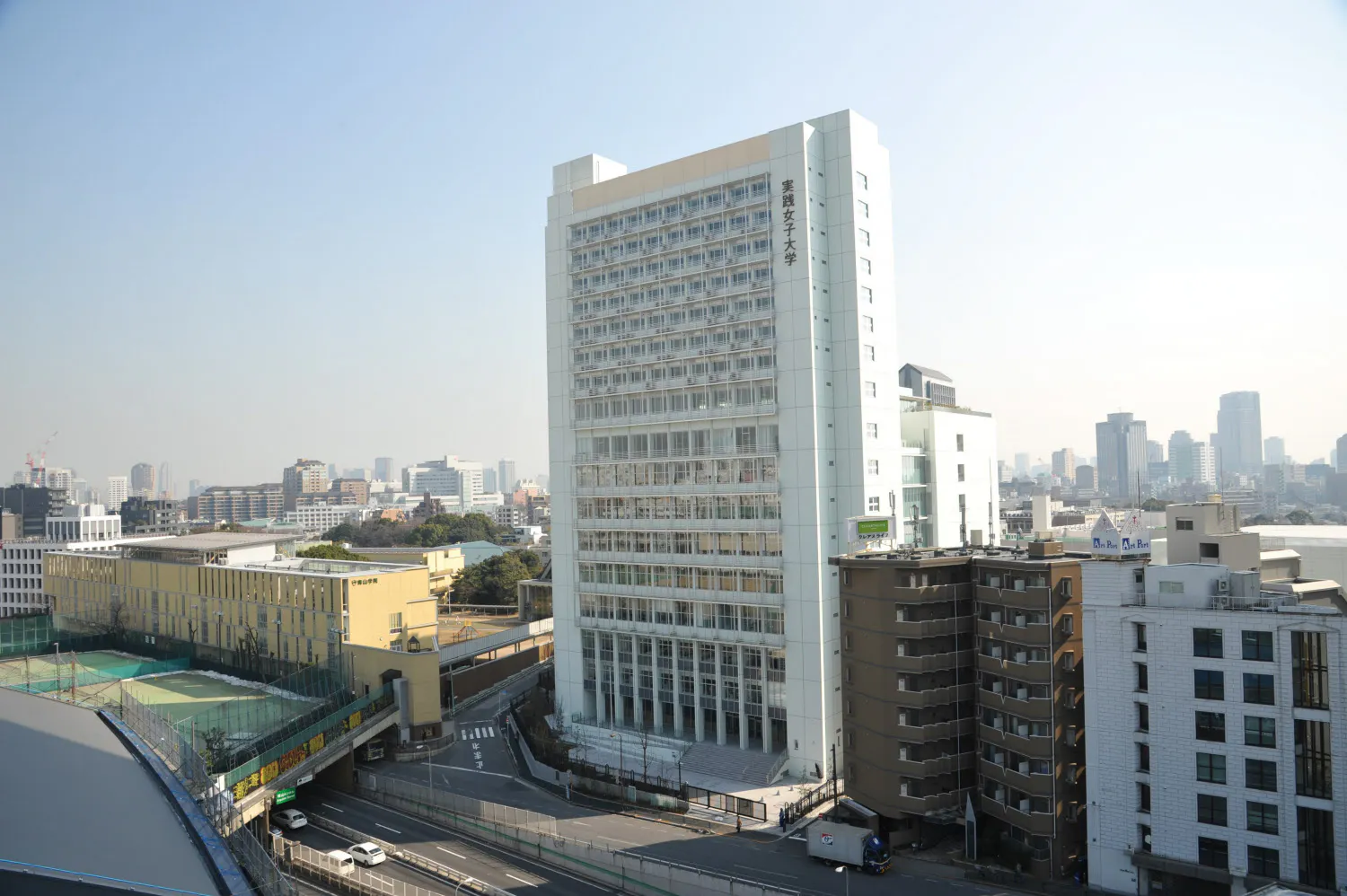創設者 下田歌子の精神を再び 女子大御三家 に追いつけ 実践女子を変える早稲 Nikkei Style