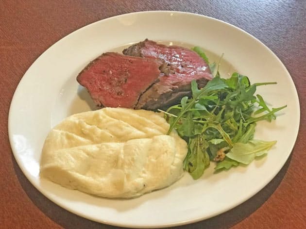 全料理にこだわりチーズを使うバール 東京 二子玉川 Nikkei Style