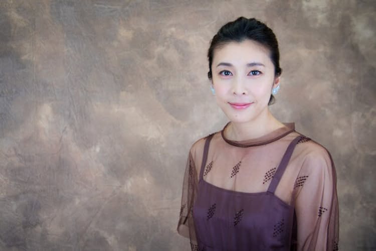 竹内結子 猫と向き合って学んだ人との距離感 Nikkei Style 竹内結子 猫と向き合って学んだ人との距離感 Nikkei Style