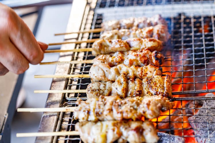 国民食 焼き鳥に合うのは塩か タレか それが問題だ Nikkei Style 国民食 焼き鳥に合うのは塩か タレか それが問題だ Nikkei Style