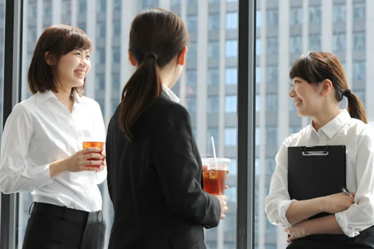 自立する力そぐ 教えすぎ 就活生の親の心構え Nikkei Style