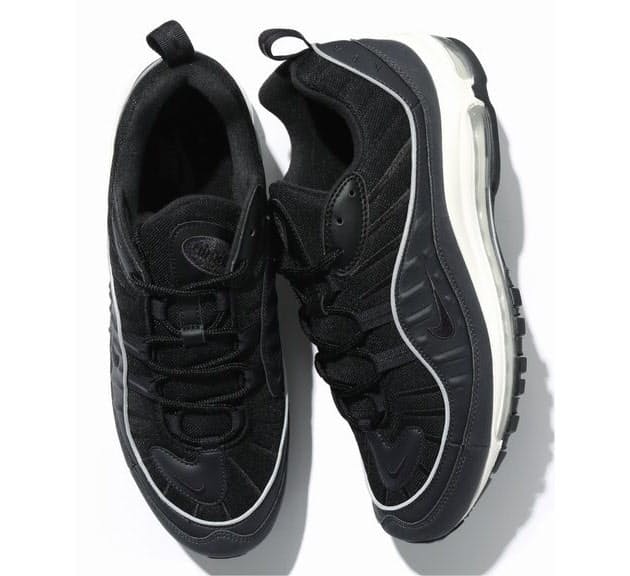 通勤スニーカー 多彩に 選び方 コーデをおさらい Nikkei Style 通勤スニーカー 多彩に 選び方 コーデをおさらい Nikkei Style