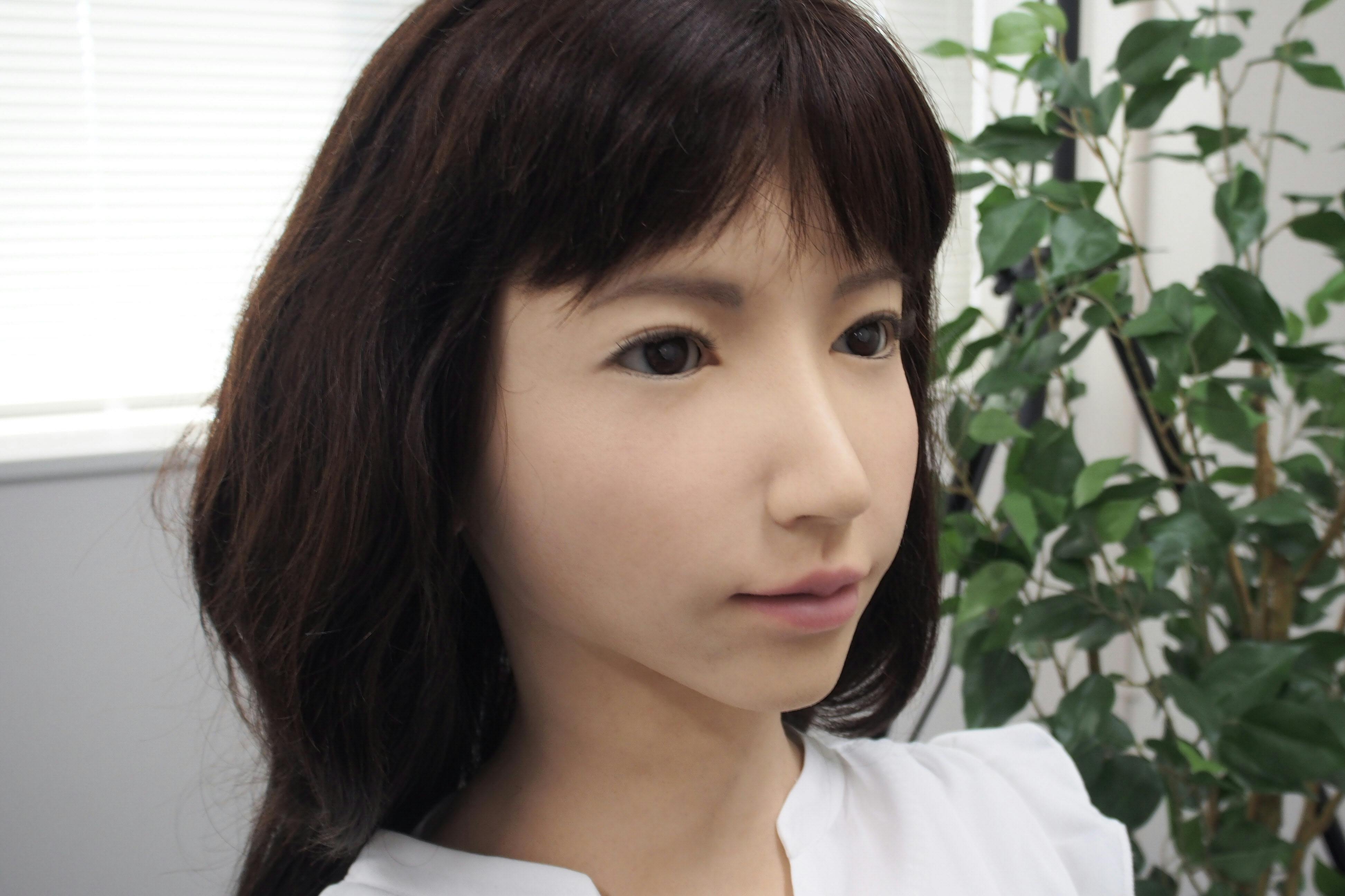 エリカの成長とともに自分も成長した ロボットエリカと話したい 自然な会話へ試行 Nikkei Style エリカの成長とともに自分も成長した ロボットエリカと話したい 自然な会話へ試行 Nikkei Style