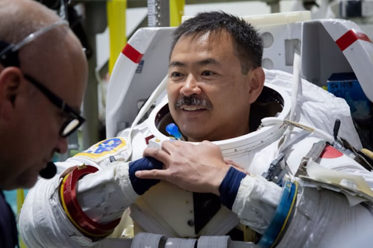 星出彰彦さんに聞く 宇宙飛行士はスーパーマンか Nikkei Style 星出彰彦さんに聞く 宇宙飛行士はスーパーマンか Nikkei Style