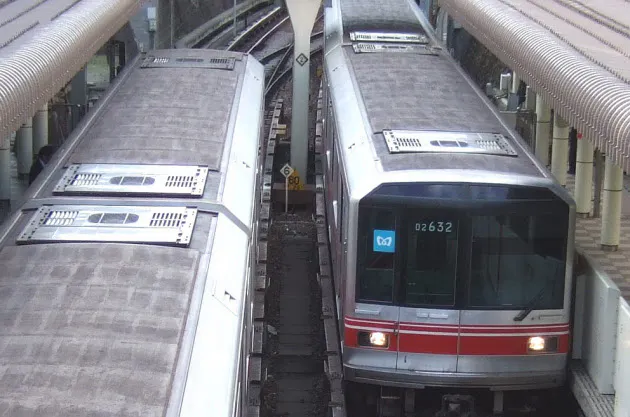 大江戸線 冷房強いのになぜ暑い 鉄道各社の温度 Nikkei Style