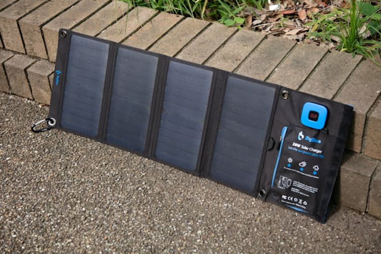 コップ1杯の水でスマホ2台分 災害に備える充電器3選 Nikkei Style