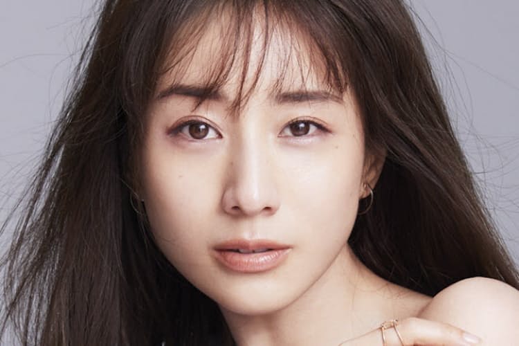 女性が憧れる田中みな実 60万部突破の写真集秘話 Nikkei Style 女性が憧れる田中みな実 60万部突破の写真集秘話 Nikkei Style
