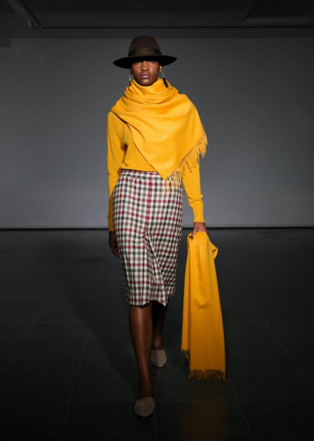 同系色でまとめて エレガントリラックス コーデに 冬の着こなしを一気に格上げ Nikkei Style 同系色でまとめて エレガントリラックス コーデに 冬の着こなしを一気に格上げ Nikkei Style