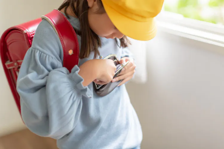 友達にお年玉配った娘 子どもにお金の失敗させるワケ Nikkei Style