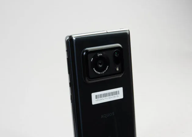 指紋センサーが驚異的だ シャープ Aquos R6 ライカ監修のカメラは大人向き Nikkei Style