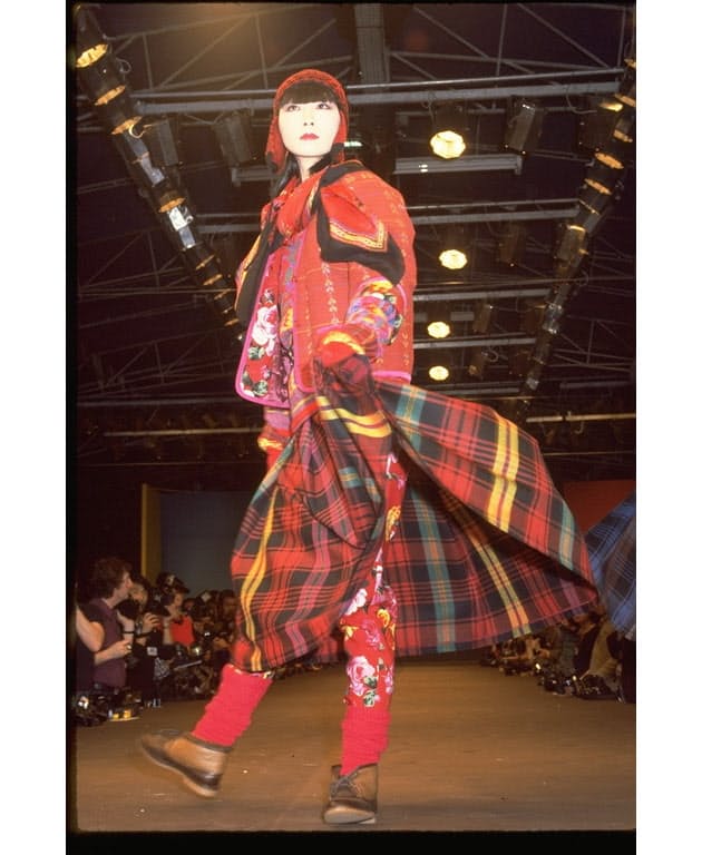 レトロとフューチャーが同居 タイムレスな装いに 高田賢三流 花柄 マルチカラー Nikkei Style レトロとフューチャーが同居 タイムレスな装いに 高田賢三流 花柄 マルチカラー Nikkei Style