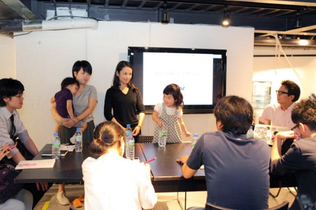 職場に日々 子連れ出勤 企業と母親の本音 Nikkei Style 職場に日々 子連れ出勤 企業と母親の本音 Nikkei Style