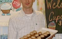 元弁護士志望のレブ・エクスターさんは、就職難の打開策としてカップケーキ会社を起業した