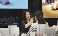 韓国の化粧品ブランド「アモーレパシフィック」が人気（東京都中央区の三越銀座店）
