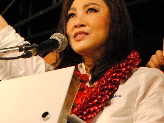 タイ初の女性首相誕生秒読み インラック チナワットさん 日本経済新聞 タイ初の女性首相誕生秒読み インラック チナワットさん 日本経済新聞