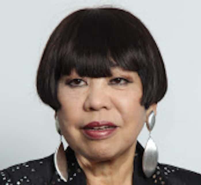 ファッションデザイナー コシノ ジュンコさん 日本経済新聞